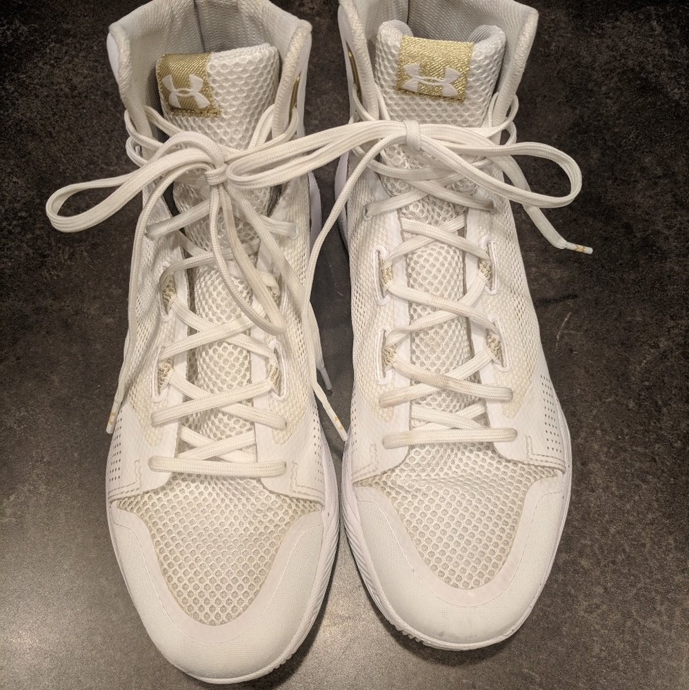 Underarmor Highlight Ace Women’s Volleyball Shoes